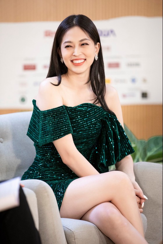 Tiểu Vy, Phương Nga, Kiều Loan làm gì trong mùa dịch? ảnh 3