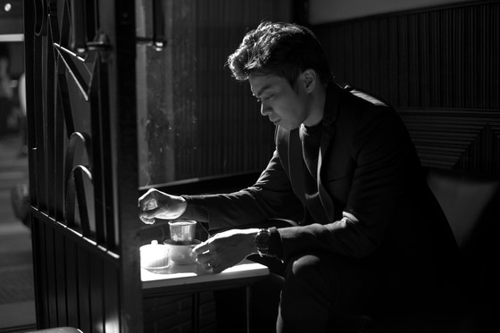 Tung bộ ảnh lịch lãm, Lân Nhã tuyên bố phát hành album vật lý đầu tiên trong sự nghiệp ảnh 8