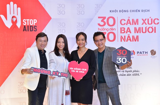 H'Hen Niê, Hồng Ánh đồng hành Chiến dịch “Cảm xúc 30 năm” ảnh 1