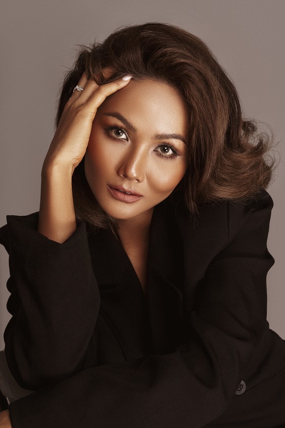 Hoa hậu H’Hen Niê tiết lộ vai diễn hành động đầu tiên sau 2 năm vào Top 5 Miss Universe ảnh 1