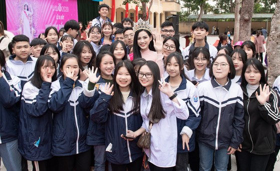 Hoa Hậu Đỗ Hà lập Quỹ học bổng Đỗ Hà dành cho học sinh nghèo hiếu học ảnh 5