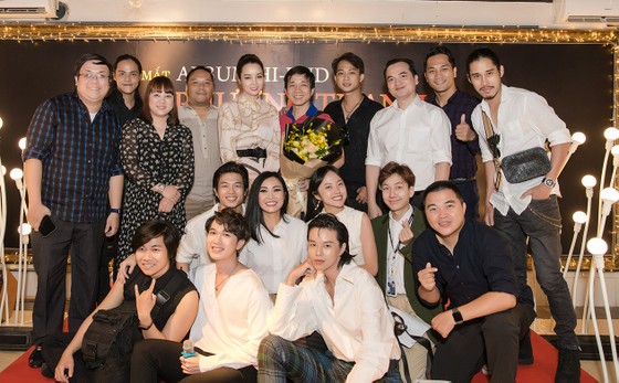 Phương Thanh lần đầu giới thiệu 3 định dạng album băng cối, đĩa than, CD cho sự trở lại ảnh 5