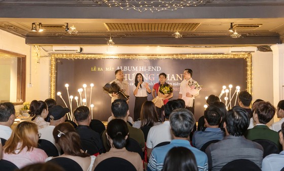 Phương Thanh lần đầu giới thiệu 3 định dạng album băng cối, đĩa than, CD cho sự trở lại ảnh 1