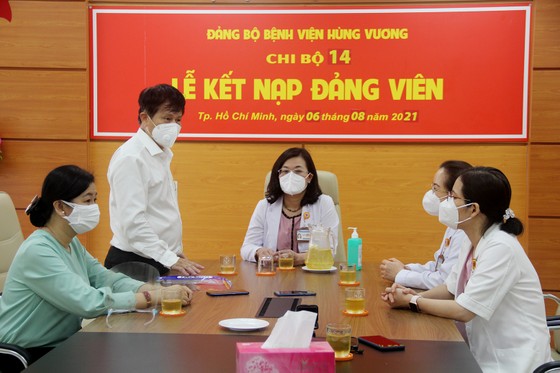 42 cơ quan báo chí hỗ trợ y bác sĩ tuyến đầu chống dịch tại TPHCM ảnh 3