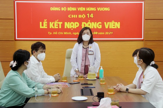 42 cơ quan báo chí hỗ trợ y bác sĩ tuyến đầu chống dịch tại TPHCM ảnh 6