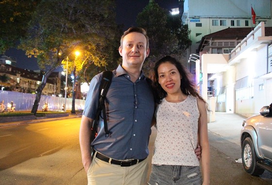 Chiêm ngưỡng màn bắn pháo hoa rực rỡ mừng năm mới Canh Tý 2020 tại TPHCM ảnh 11