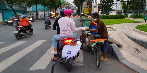 Chút lòng của người xa lạ ảnh 5
