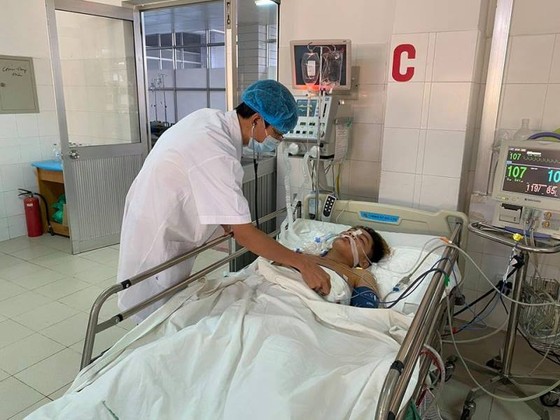 'Báo động đỏ' nội viện cứu sống bệnh nhân bị vết thương tim nguy kịch ảnh 1