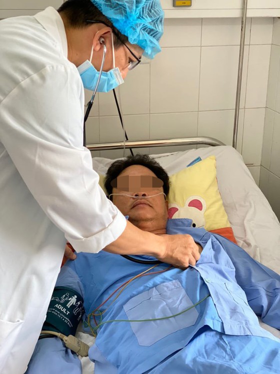 10 phút cứu sống bệnh nhân bị nhồi máu cơ tim, có biến chứng ngưng tim ảnh 1