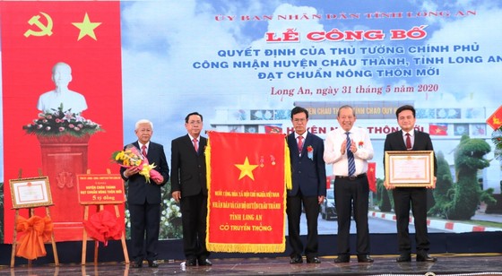 Long An: Huyện Châu Thành đạt chuẩn nông thôn mới ảnh 1