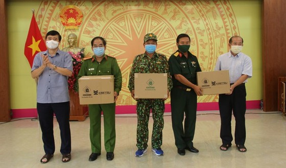 Đồng Tháp họp khẩn sai khi phát hiện thêm ca dương tính SARS-CoV-2 ảnh 2