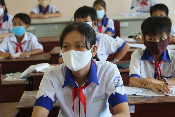 Ngày 8-3, học sinh, học viên khu vực biên giới ở Đồng Tháp đi học trở lại ảnh 1