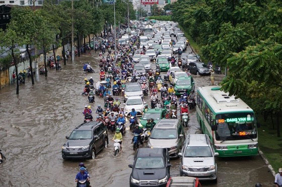 Lắp đặt hệ thống bơm thông minh chống ngập đường Nguyễn Hữu Cảnh ảnh 1