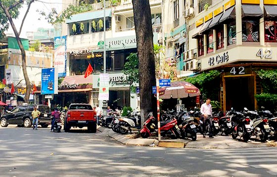 Không tổ chức các sự kiện chiếm dụng lòng đường, vỉa hè ảnh 1