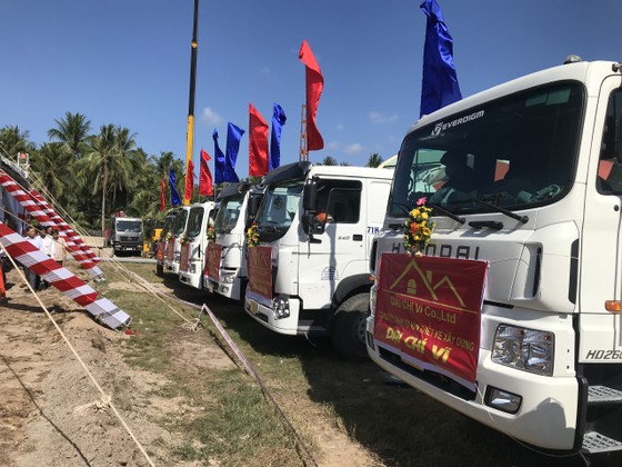 Tặng 60 tỷ đồng xây dựng Trường THCS Châu Hòa tỉnh Bến Tre ảnh 1