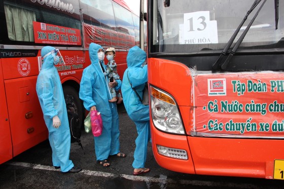 800 người dân Phú Yên được đưa từ Đồng Nai về quê tránh dịch Covid-19 ảnh 2