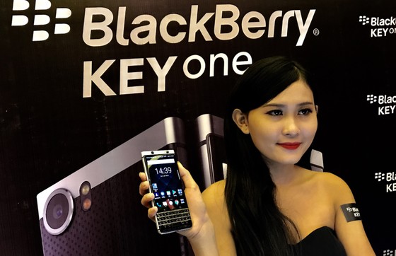 BlackBerry KEYone với giá gần 15 triệu đồng ảnh 2
