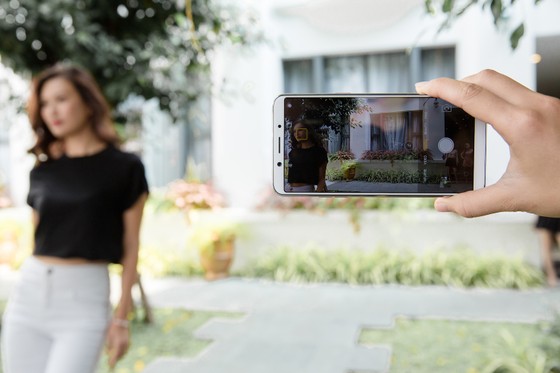 OPPO F5, càng selfie càng có hình đẹp ảnh 4