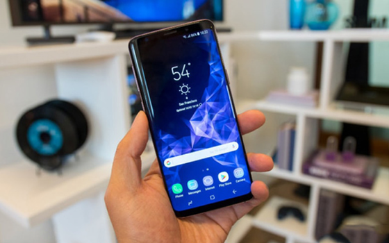 5 smartphone 8 đến 15 triệu dành cho người không thích "tai thỏ" ảnh 4