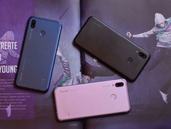 Honor Play, chiếc di động chơi game giá tốt ảnh 1