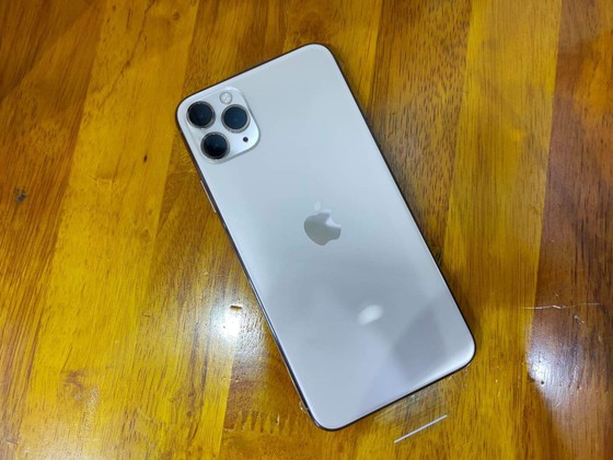 iPhone 11 Pro Max đầu tiên về Việt Nam tại Minh Tuấn Mobile ảnh 4