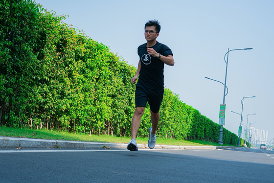Vận động viên nghiệp dư sử dụng thiết bị đeo thông minh như thế nào? ảnh 1