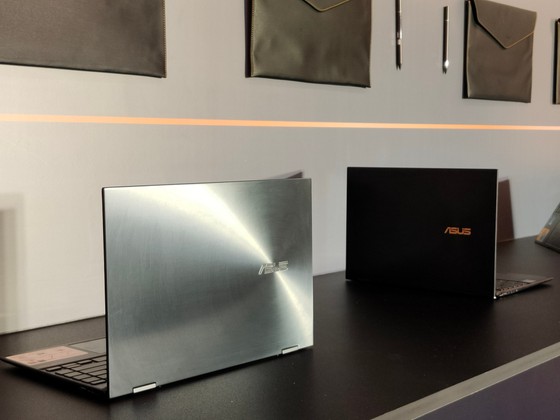 ASUS ra mắt bộ đôi laptop xoay gập cao cấp ZenBook Flip Series ảnh 3