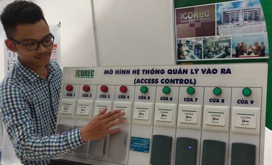 Trình diễn, giới thiệu nhiều sản phẩm công nghệ thiết thực ảnh 1