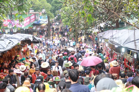 Công khai hành vi tiêu cực các lễ hội, điểm du lịch ảnh 1