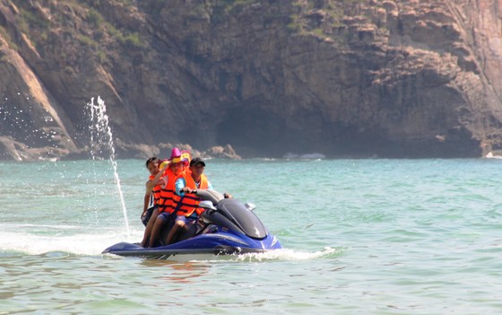 Từ ngày 29-4: Mô tô nước trên biển không được hoạt động tại khu vực bãi tắm ảnh 1