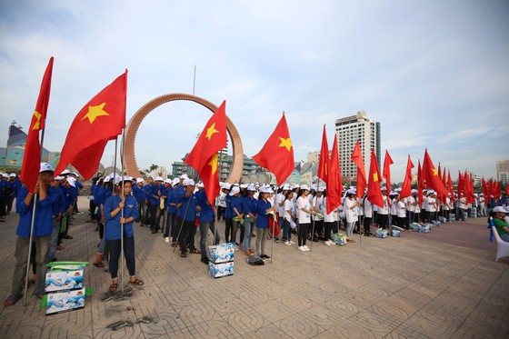 Phát động chiến dịch bảo vệ môi trường “Biển Việt Nam xanh” ảnh 1