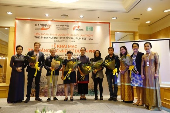 Ngôi sao “Chúa tể những chiếc nhẫn” dạy điện ảnh tại Hà Nội ảnh 1