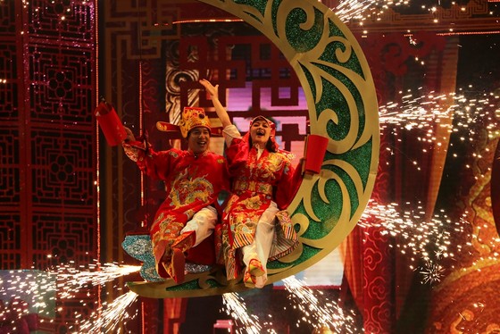 Táo quân 2019: Ngọc Hoàng xuống hạ giới 'đi bão', mừng chiến thắng của đội tuyển Việt Nam ảnh 3