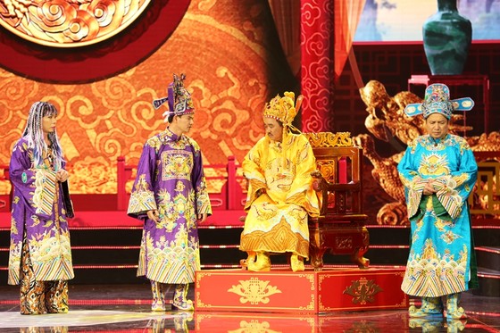 Táo quân 2019: Ngọc Hoàng xuống hạ giới 'đi bão', mừng chiến thắng của đội tuyển Việt Nam ảnh 1