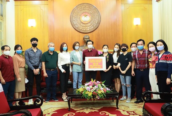Đoàn phim 'Những ngày không quên' ủng hộ 150 triệu đồng chống Covid-19 ảnh 1