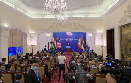 Hội nghị Bộ trưởng Ngoại giao ASEAN lần thứ 53: Gắn kết, chủ động và trách nhiệm là 'thương hiệu' của ASEAN ảnh 2