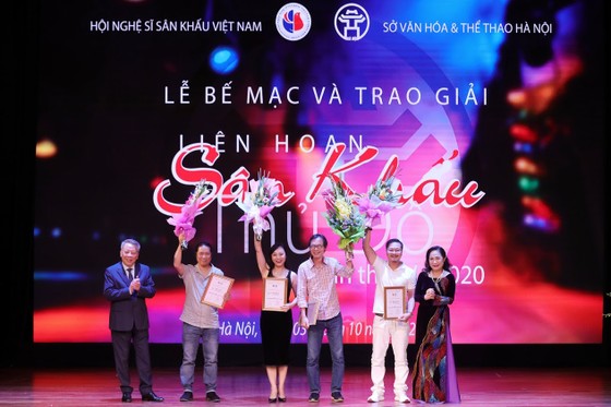 23 giải Vàng được trao cho các vở diễn, cá nhân xuất sắc tại 'Liên hoan Sân khấu Thủ đô 2020' ảnh 2
