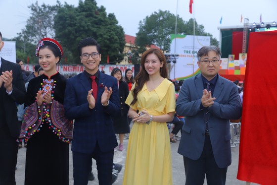 H’Hen Niê, Hari Won là đại sứ phòng chống nạn kết hôn sớm ảnh 3