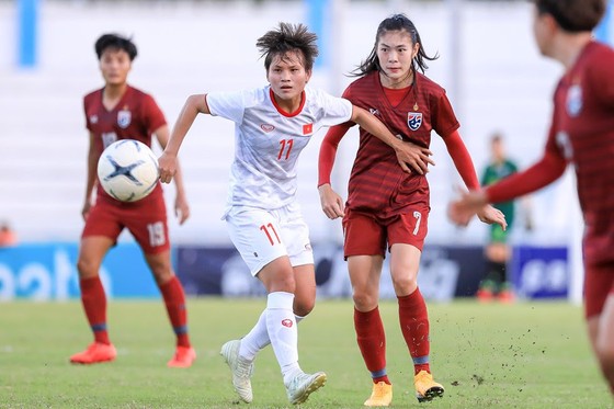 東南亞女足決賽:越南1比0勝泰國奪冠 ảnh 1
