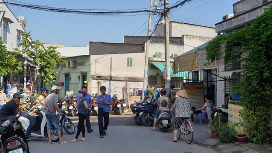 Lãnh đạo TPHCM thăm gia đình nạn nhân tử vong trong vụ cháy ở quận Bình Tân ảnh 3