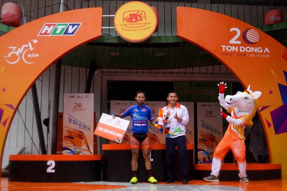 Lê Nguyệt Minh chiến thắng trong mưa lệ ảnh 2