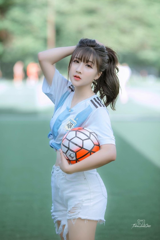 Hot girl Việt nói gì trước thềm "đại chiến" Pháp - Argentina ảnh 1