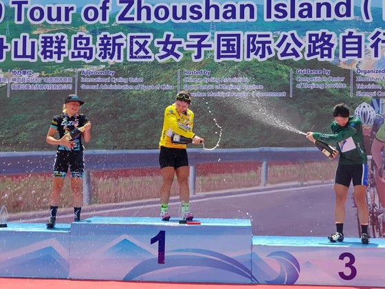 Nguyễn Thị Thu Mai giành áo vàng giải xe đạp Trung Quốc đẳng cấp thế giới 2.2 ảnh 1