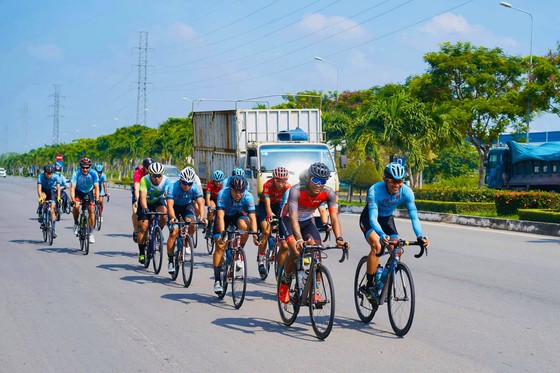 Nhiều đội lên đường tập huấn chuẩn bị cho Giải xe đạp Cúp Truyền hình TPHCM ảnh 2
