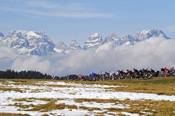 Chặng 20 giải xe đạp Giro d’Italia bị cấm chạy qua nước Pháp ảnh 2