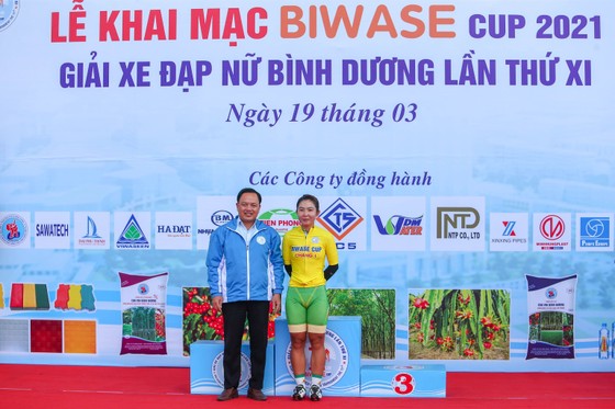 Nguyễn Thị Thật chiến thắng chặng 2 giành Áo xanh giải xe đạp nữ Biwase 2021 ảnh 3