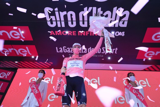Caleb Ewan lần thứ hai thắng chặng xé áo tím giải xe đạp Giro d’Italia ảnh 2
