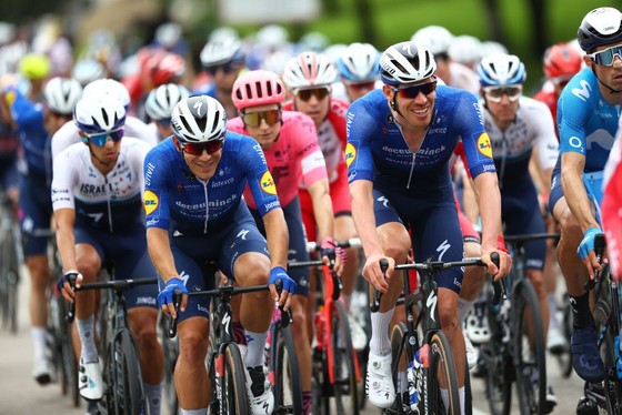 Mark Cavendish lần thứ ba thắng chặng gia tăng khoảng cách Áo xanh ảnh 2