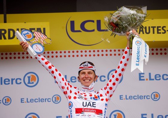 Tadej Pogacar quá mạnh thâu tóm luôn Áo đỏ vua leo núi Tour de France 2021 ảnh 3