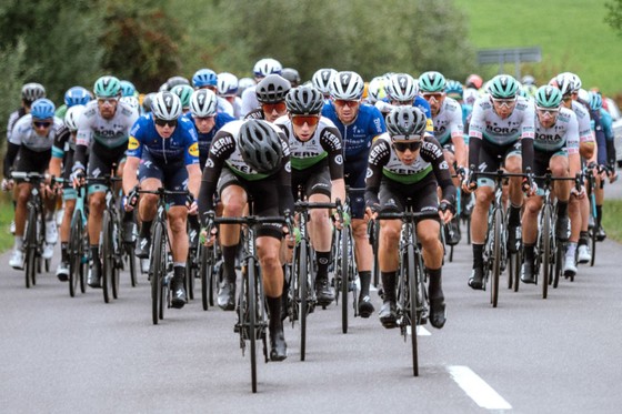 Peter Sagan rút thua “máy kéo” Jannick Steimle ảnh 1